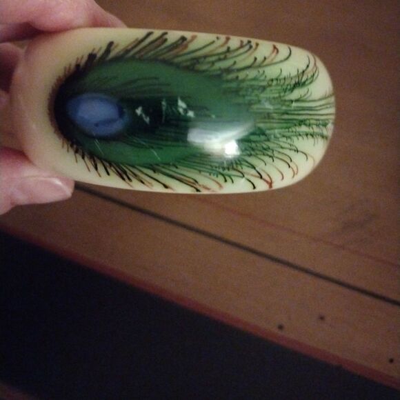 Vintage lucite peacock feather bracelet - Picture 2 of 4